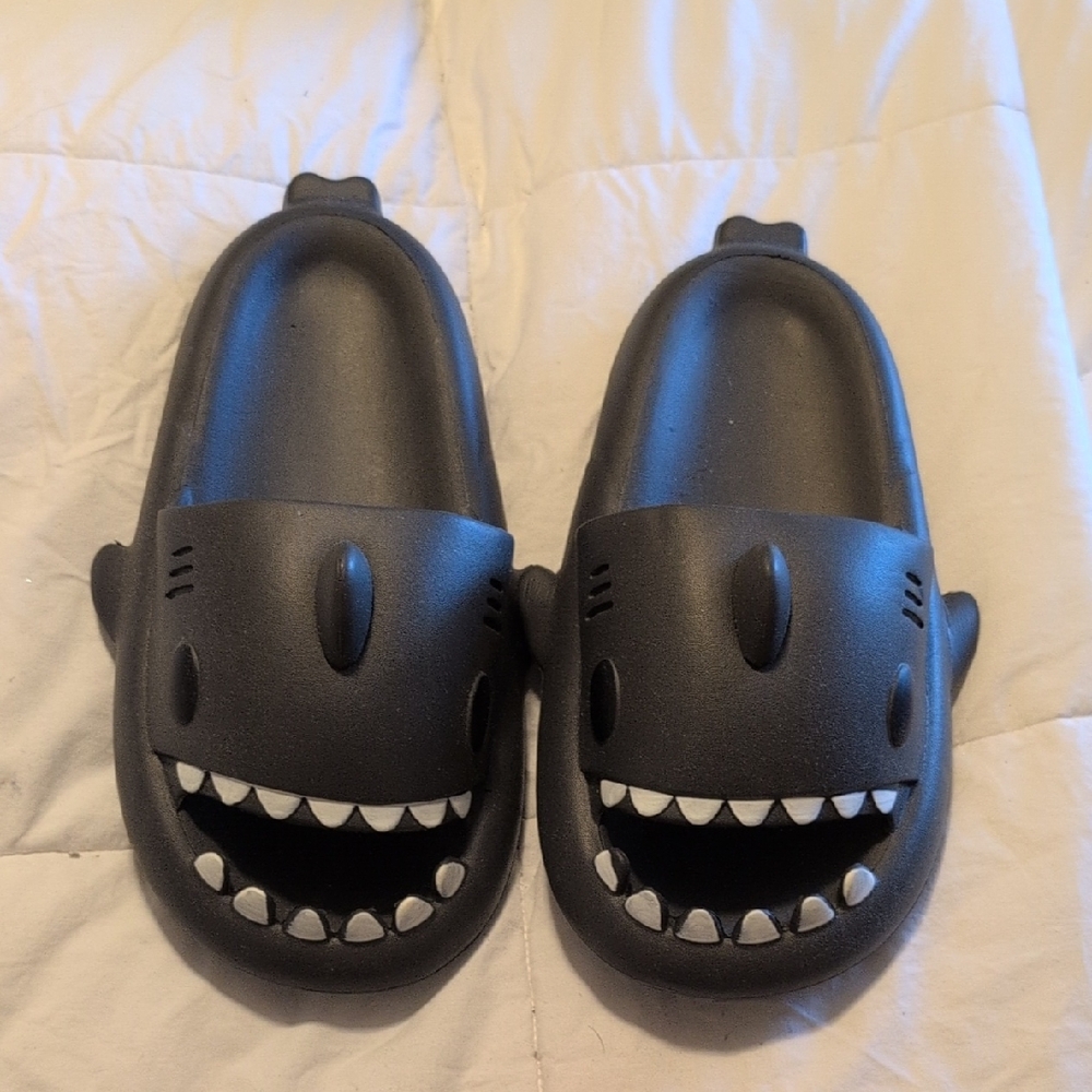 Black Shark Slides